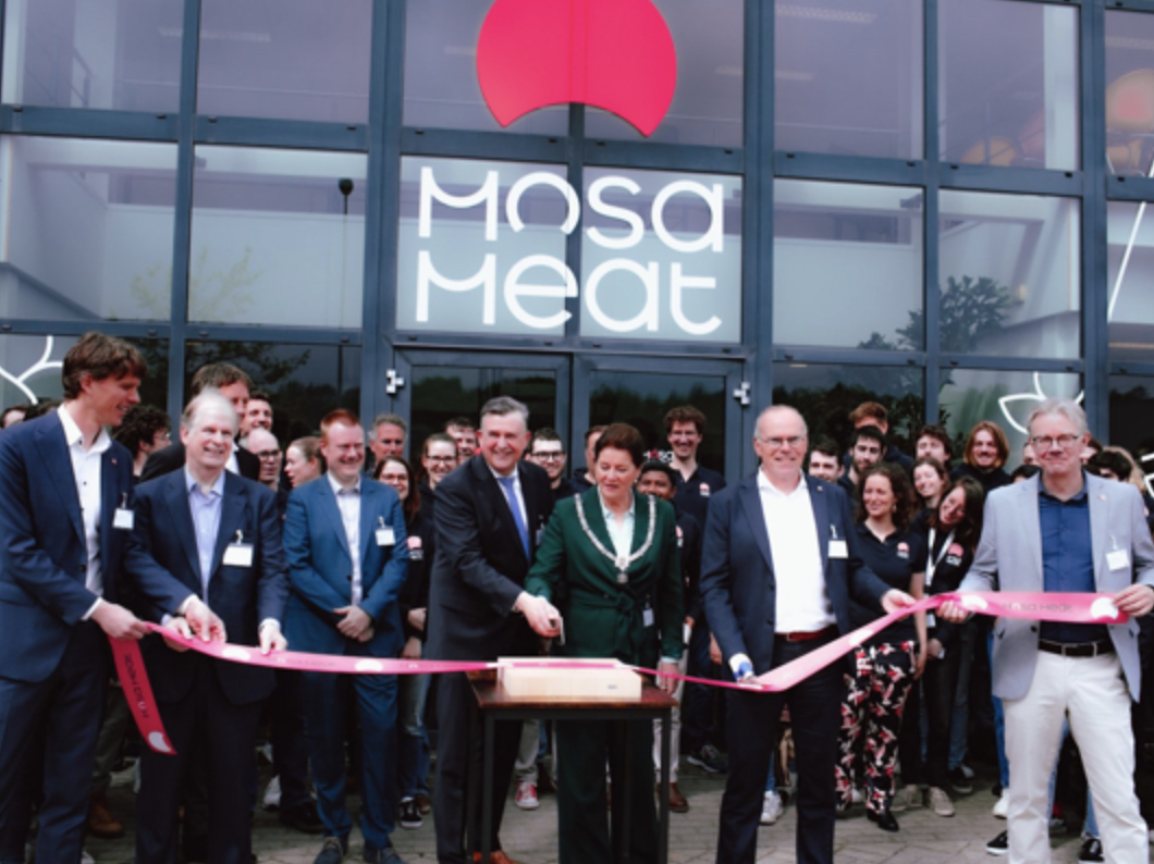 Mosa Meat ribbon cutting ceremony